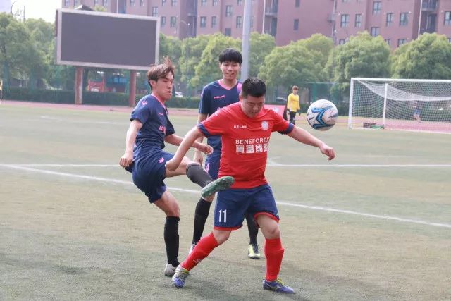 加维断然拒绝红魔邀约，决定留在巴萨