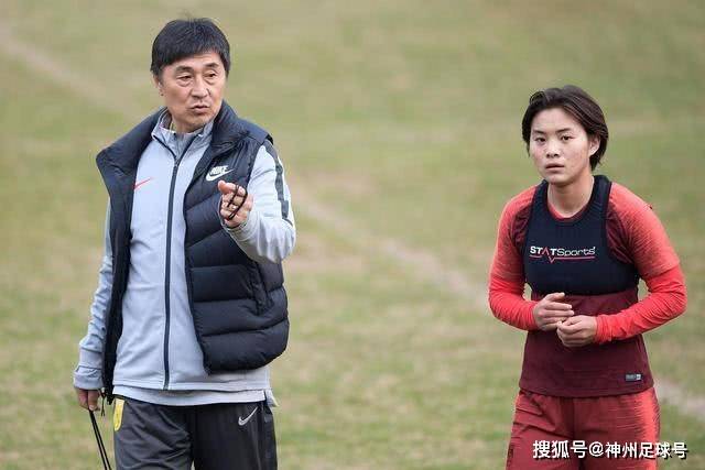 女篮逆转捷克，士气重燃迎首胜