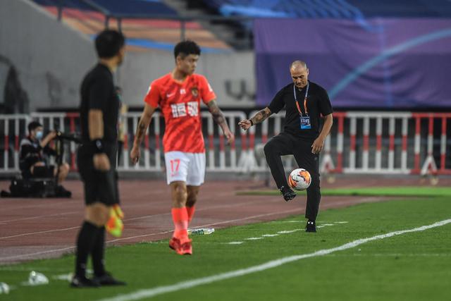 老鹰队下赛季首发阵容预测：CJ沃克与丹尼尔斯领衔